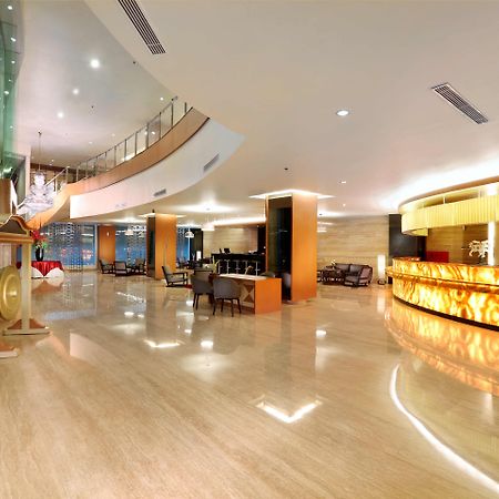Golden City Hotel And Convention Center - Chse Certified Semarang Exterior foto