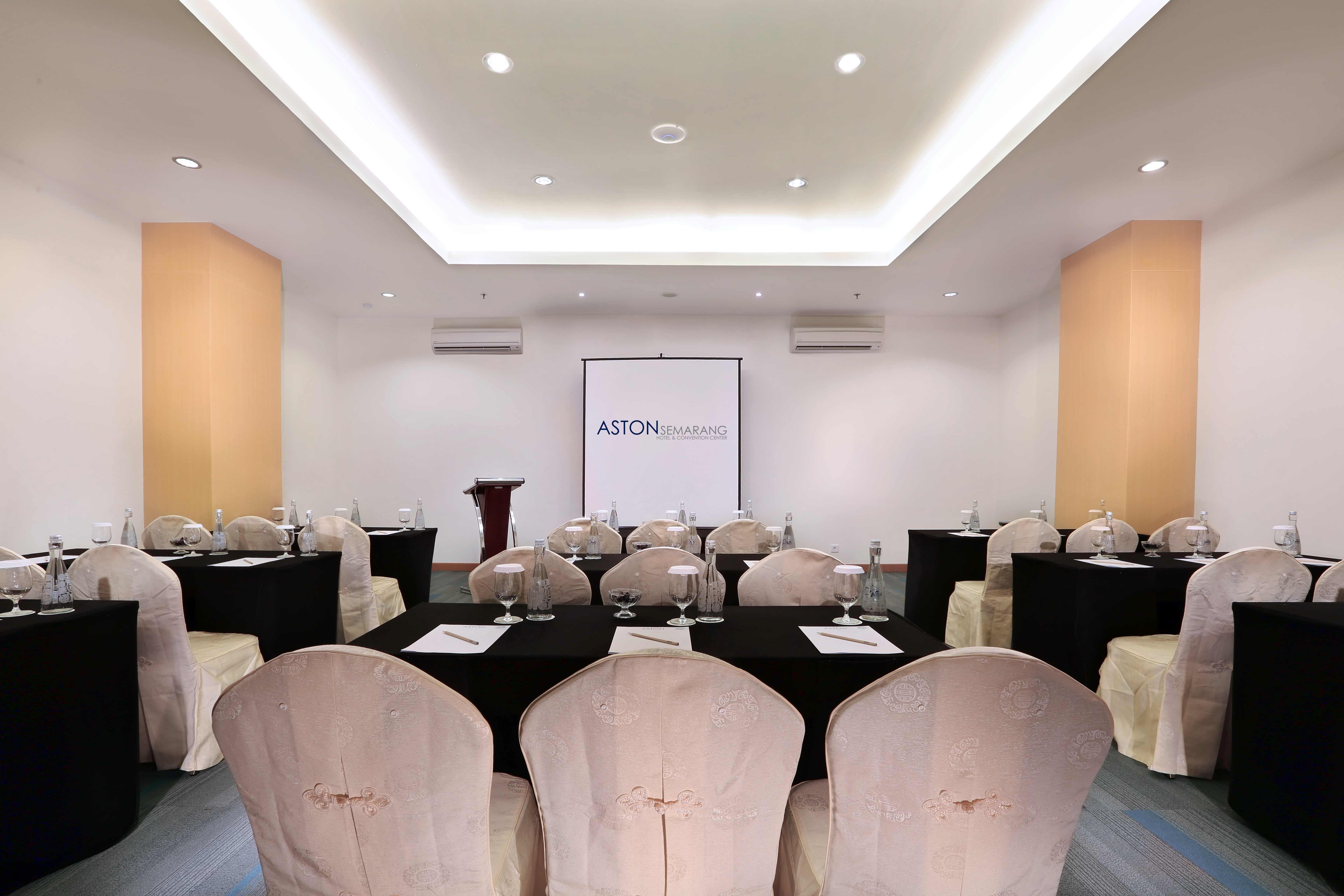 Golden City Hotel And Convention Center - Chse Certified Semarang Exterior foto